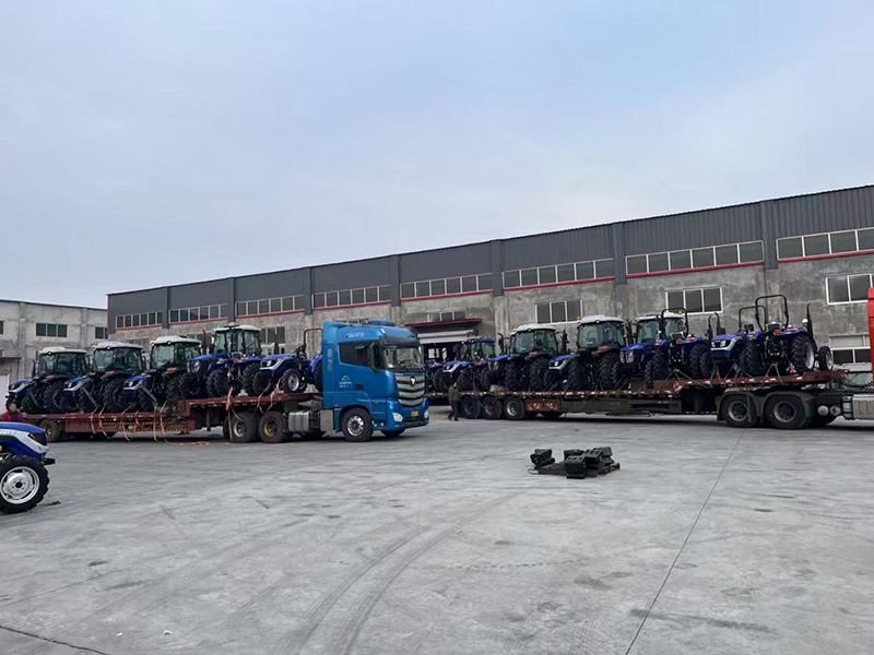 Tractor Glory Farm, изпратен до натоварването на Централна Азия