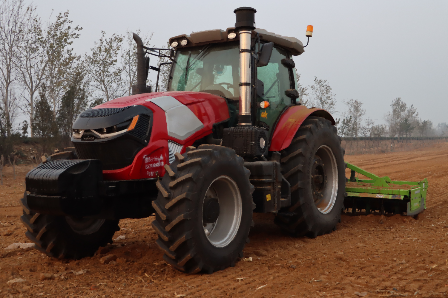 Как да изберем подходящи селскостопански инструменти за трактор